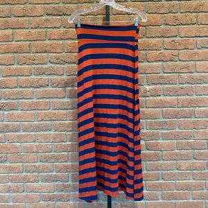 Classy , stretchy maxi skirt